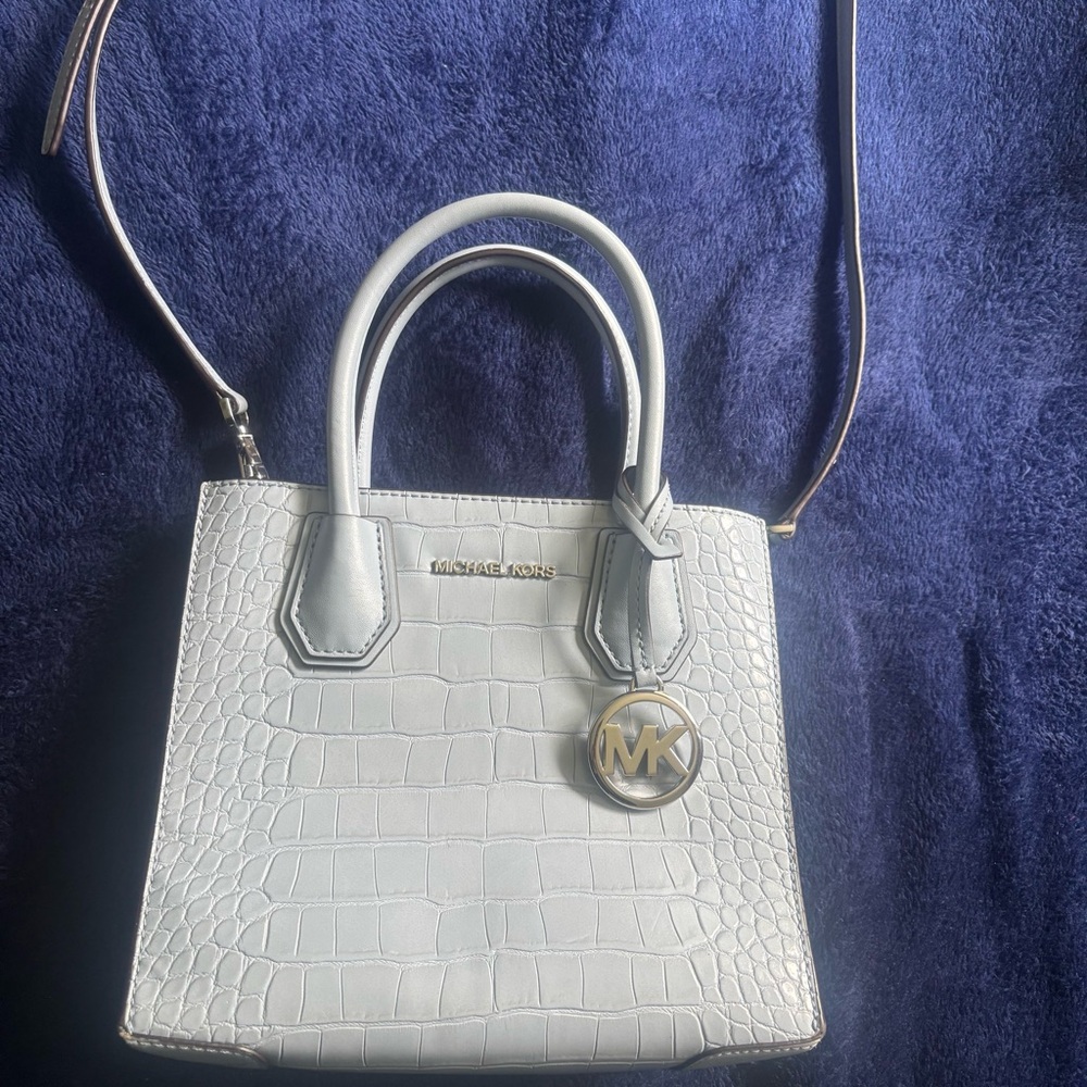 Michael Kors Sky Blue Mini Bag with Structured Design - Picture 3 of 5